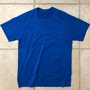 Men’s Lululemon metal vent tech shirt size medium